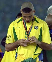 Ronaldo luís nazário de lima (brazilian portuguese: Brasilien Wm Held Ronaldo Entschuldigt Sich Fur Diese Frisur Fussball International Sport Bild