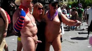 Naked CFNM in Public - ThisVid.com