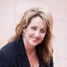 Kim Chatterton's Instagram, Twitter & Facebook