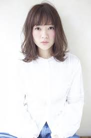 グレージュ大人ミディ y １４２ alice by afloatのヘアスタイル デジタルパーマ ヘアスタイル スタイル