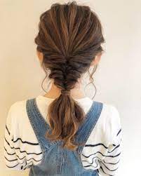 ゴムで縛るだけで完成 簡単なのに凝ってる風のフィッシュボーンアレンジ michill ミチル 簡単 ヘアアレンジ 髪の毛 アレンジ 簡単 フィッシュボーン アレンジ