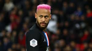 Nejˈmaʁ dɐ ˈsiwvɐ ˈsɐ̃tus ˈʒũɲoʁ Knallpink Neymar Sorgt Mit Mutiger Frisur Fur Aufsehen Promiflash De