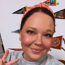 Kim Dodge's Instagram, Twitter & Facebook