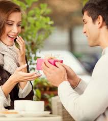 Here are 6 best small gift ideas for wife: 16 Charming Romantic Ways To Give Birthday Surprise To Your Wife