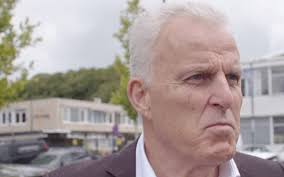 Peter, de eigenaar en gastheer van de beroemdste pleisterplaats van zeilers, café sport in horta op fajal (azoren) is 19 november op 80 jarige leeftijd overleden. Misdaadjournalist Peter R De Vries Overleden Na Aanslag Nieuws365