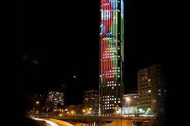 Debido a la situación de orden público registrada en las últimas horas, informamos que nuestro canal chat hoy 2 de junio de 2021, estará disponible hasta las 4:00pm. Torre Colpatria Bogota Colombia Color Kinetics