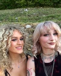 Kara Ashley's Instagram, Twitter & Facebook