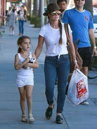 Richards, quien tiene ascendencia inglesa, irlandesa y galesa, se convirtió al judaísmo cuando se casó con umansky. Kyle Richards Portia Umansky Pictures Photos Images Kyle Richards Style Kyle Richards Weekend Outfit