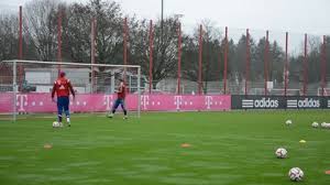 Thorough goalkeeper leg training for the increase in both jumping and diving power, agility and shot stopping ability. Manuel Neuer High Diving Saves Goalkeeper Training Fc Bayern Munich Part 8 Animated Gif