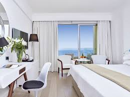 A spa and tennis courts are featured. Hotel Grecian Park In Agia Napa Bei Alltours Buchen
