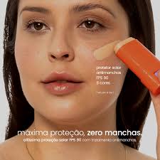 vivasuapele: Laura Peres fala sobre padrões e aceitação