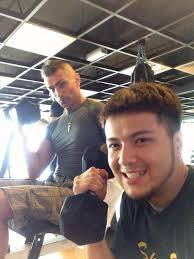 AARON CROW على X: "Pumping (a bit of) iron with the SuperstarsOfMagic-crew  here in Malaysia... http://t.co/VFmBhpjrX1"