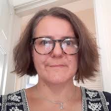 Lorna Piper's Instagram, Twitter & Facebook