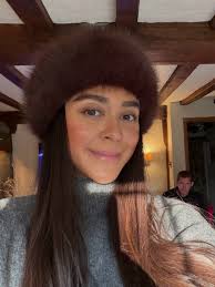 Peroni's 1st Christmas 🥹🤍 @davidmcneillondon obsessed with my hair ✨