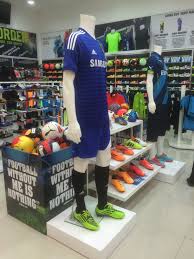 Al Ikhsan Kuala Lumpur Malaysia Sports Lifestyle Fixtures Fittings Layout Landscape Visual Merchandisi With Images Kuala Lumpur Visual Merchandising Sports