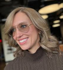 Hey everyone! I'm Alexis, a hairstylist at Alchemy Color Lab. I have  availability this month—book your appointment now! Let's get your hair  looking amazing! I can't wait to see you in my