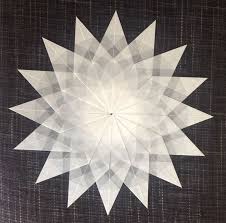 Weisser Stern 16 Zacken Sterne Aus Transparentpapier Basteln Transparentpapier Sterne Basteln Fur Weihnachten Sterne Falten Weihnachten