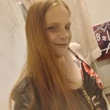 girls can anyone help my friend out, i feel like i could see lines without  one there🫣 can anyone see another line 🤍