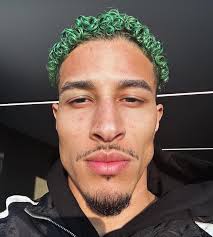 Lil tour dump 🤷🏽‍♂️ — #tour #iaabtour #forallthedogs #drake #jcole  #spiderman #dancer #actor #fashion #bboy #slickvic #ctg