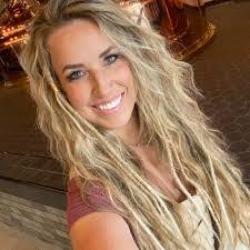 Amanda Blackwell's Instagram, Twitter & Facebook