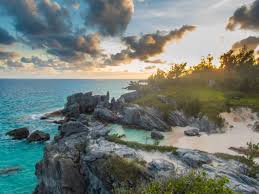 Angle beach whether you want to hunt for sand dollars or smell the fresh air, angle beach is a spot you might want to check out, located 1.9 mi (3 km) from central southampton parish. Why We Love Horseshoe Bay Beach In Bermuda Adventure Family Travel Wandering Wagars