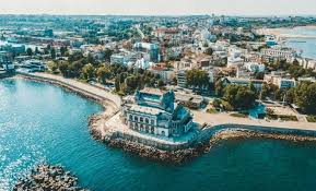 Capitala tineretului din românia, care funcționează pe principii similare cu capitala europeană a tineretului, este cel mai ambițios program național destinat tinerilor, pentru că pune accent pe dezvoltarea ecosistemelor de tineret din zonele românești, în general, și pe dezvoltarea. ConstanÈa OraÈul CaÈtigÄtor Al Titlului Capitala Tineretului Din Romania EdiÈia 2020 2021 Ceccar Business Magazine