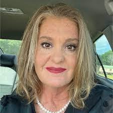 Christy Carnes's Instagram, Twitter & Facebook