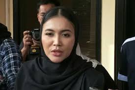 Asam lambung menurut ustad danu. Denada Hanya Terdiam Saat Ustaz Dhanu Ungkap Penyebab Shakira Sakit Leukimia Sang Ustaz Berarti Antara Bapaknya Shakira Atau Mbak Denada Itu Pernah Marah Pada Orang Tua