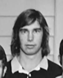 A big happy 66th birthday to former Ireland full-back Chris Hughton ((53  caps, 1 goal). In 1979 Chris became the first black player to play for the  Republic of Ireland as he