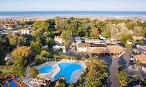 Piscine couverte camping des 2 plages saint palais sur mer. Camping Village Corsaire Des 2 Plages Chatelaillon Plage Charente Maritime Frankreich Luxcamp