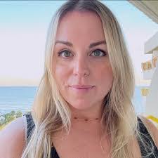 Lisa Melson's Instagram, Twitter & Facebook