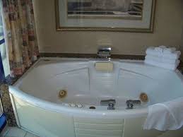 But you don't have to go out to go out, as sophia's lounge is an opulent space in the hotel, specializing in cocktails and small plates. Hotels With Nice Bathtubs