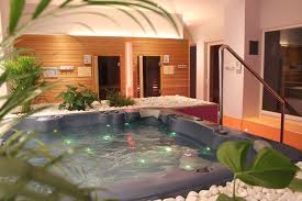 Jedes Zimmer In Der Villa Magdalena Hat Einen Eigenen Whirlpool Leadingsparesorts Leadingspa Wellness Wellnesshotel Wellness In 2020 Spa Urlaub Spa Hotel Villa