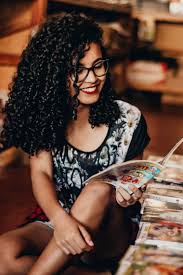 Qui sono benvenute tutte le persone educate soprattuto, e che amano questi argomenti makeup, capelli ricci, spignatto, família, lifestyle se sei una … Tagli Di Capelli Ricci Le Acconciature E I Look Piu Chic Di Sempre Archzine It