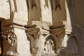 Il essaie de transmettre l'air avec le texte et les graphiques les plus compréhensibles. Die Abtei Von Auberive