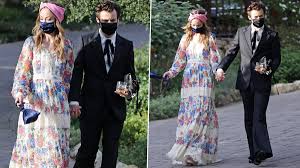 Hardly a week into 2021, harry styles and olivia wilde have broken the internet after being spotted flaunting some subtle pda at his agent's wedding at the san ysidro ranch in montecito, california, this past weekend. Agency News Harry Styles And Lady Love Olivia Wilde Spotted Holding Hands At His Manager S Wedding See Pics Latestly