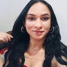 Vanessa Julia's Instagram, Twitter & Facebook