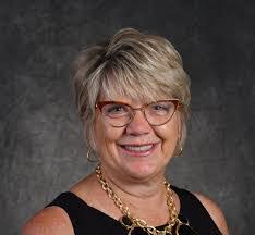 Dawn Bowker's Instagram, Twitter & Facebook