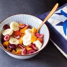 Gros Bol De Fruits Pour Commencer Le Dimanche Oui Oui Ca Ne Fait Pas Tres Tot Pour Commencer Une Journee Mais Je Me Suis Rendue Food Breakfast Fruit Salad