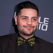 Michael costello, who appeared on 'project runaway,' shared his alleged messages in which chrissy teigen told him he 'deserved to suffer and die' — read more. Nhlbfggrm0um1m