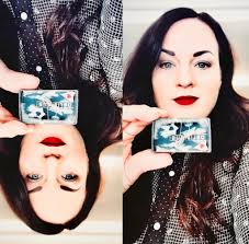 Artist's Spotlight: @postcardsfrombox39