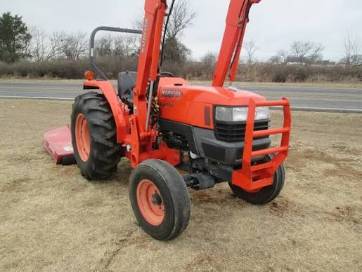 Kubota L4400 Tractor