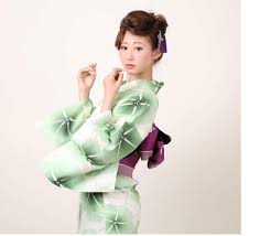Put on the traditional undergarments hadajuban should not be tucked into the susoyoke pull hadajuban down to. How To Wear A Kimono Correctly