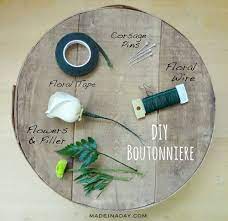 How To Make A Simple Boutonniere Using Real Flowers And Silk Learn The Professional Way To Make Boutonn Diy Boutonniere Simple Boutonniere Diy Wedding Bouquet