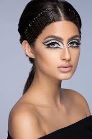 Axel Vasquez (@axelthemua)