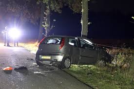 Automobilist Overleden Na Botsing Tegen Boom In Enschede