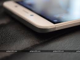 Intex Aqua GenX Review