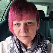 Am heutigen Tag, dem 24.12. verlosen wir einen 100€ Gutschein ❤️😎🔥 Es  gelten folgende Bedingungen um in den Lostopf zu kommen: 🌲⭐️ Der Gewinner  oder die Gewinnerin wird aus dem Lostopf von