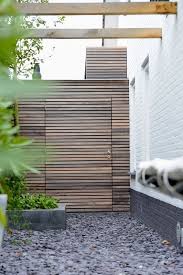 Padoek Ist Eine Holzart Die In Niederlande Viel Mehr Verwendet Wird Denn In Den Niederlanden Belgien Gartenhaus Holza Fassade Haus Garten Gartenturen