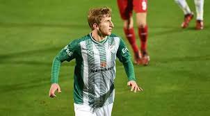 2012 yılında tuna gençlikspor'un altyapısına katılan oyuncu, 2014 yılında bursaspor'a transfer oldu. Trabzonspor Burak Kapacak I Istiyor Burak Kapacak Kimdir Kac Yasinda Nereli